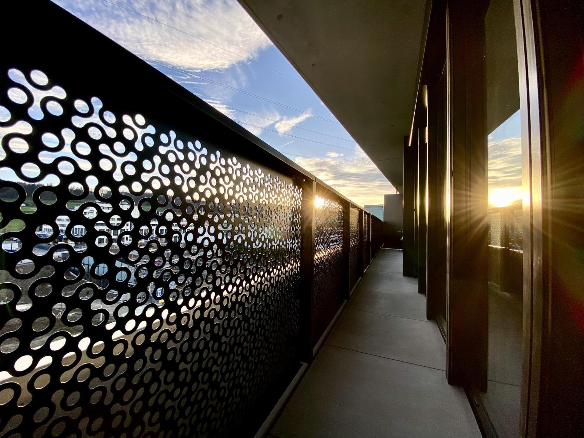 Glad Spot: Zurich - Central - Design - Netflix Exterior photo