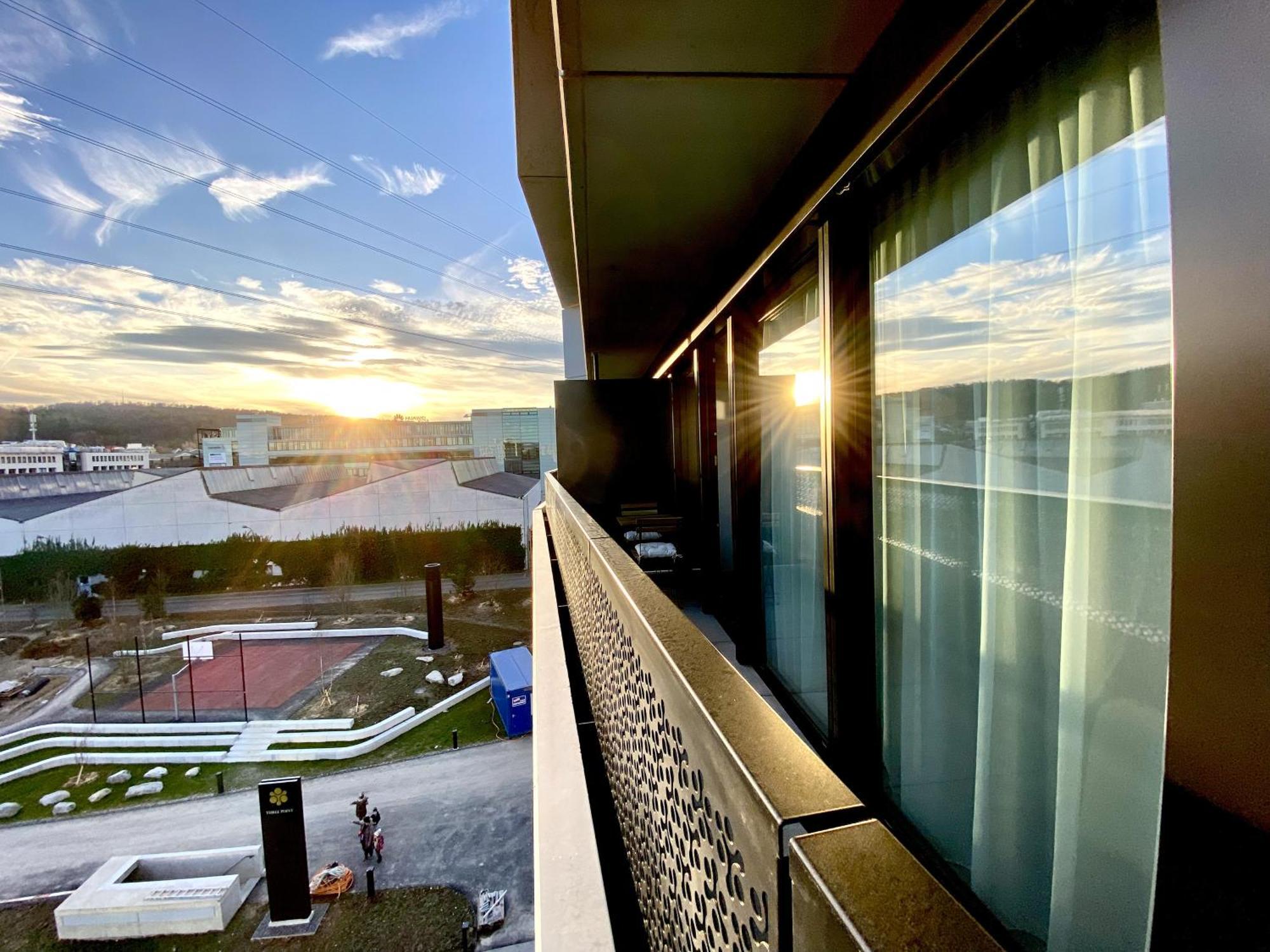 Glad Spot: Zurich - Central - Design - Netflix Exterior photo